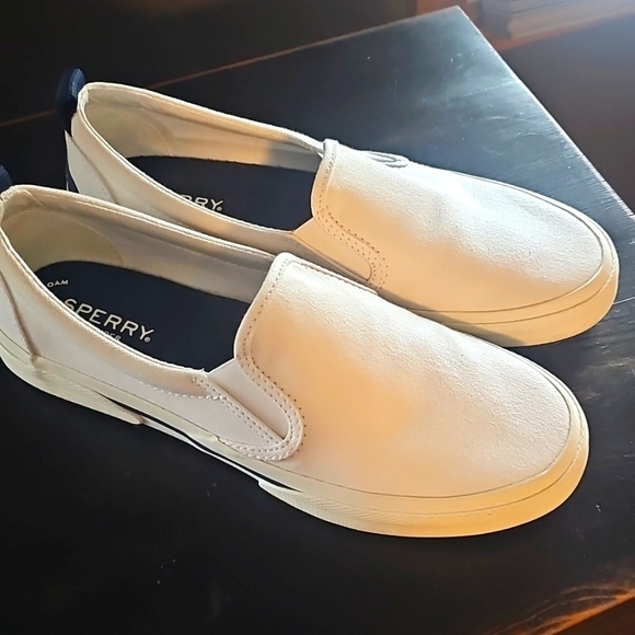 Women's Sperry Canvas Shoes- Size 8.5 - Picture 1 of 7